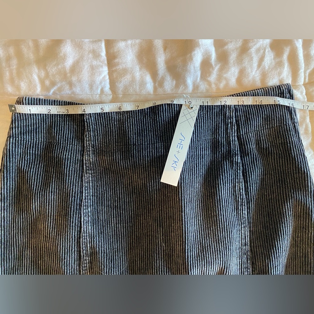 Corduroy skirt - Picture 3 of 3